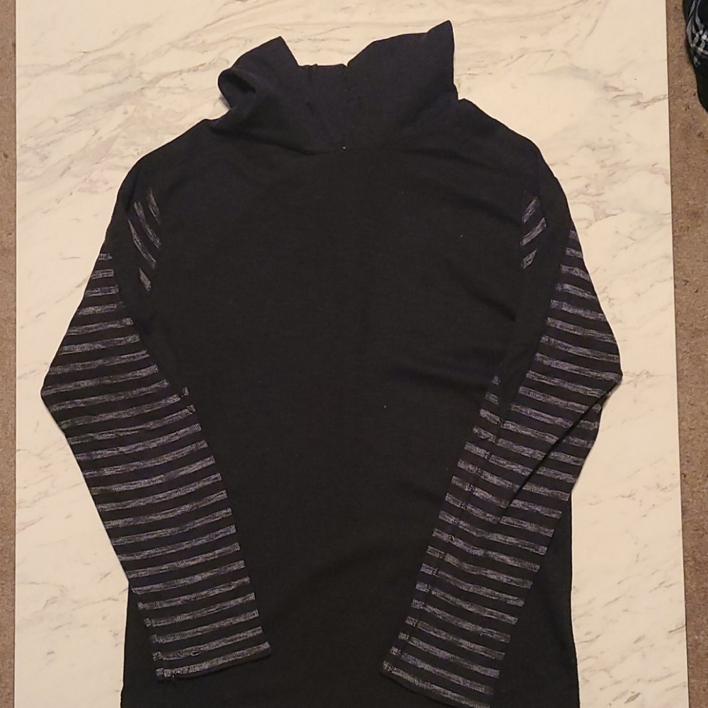 Volcom long sleeve hooded shirt